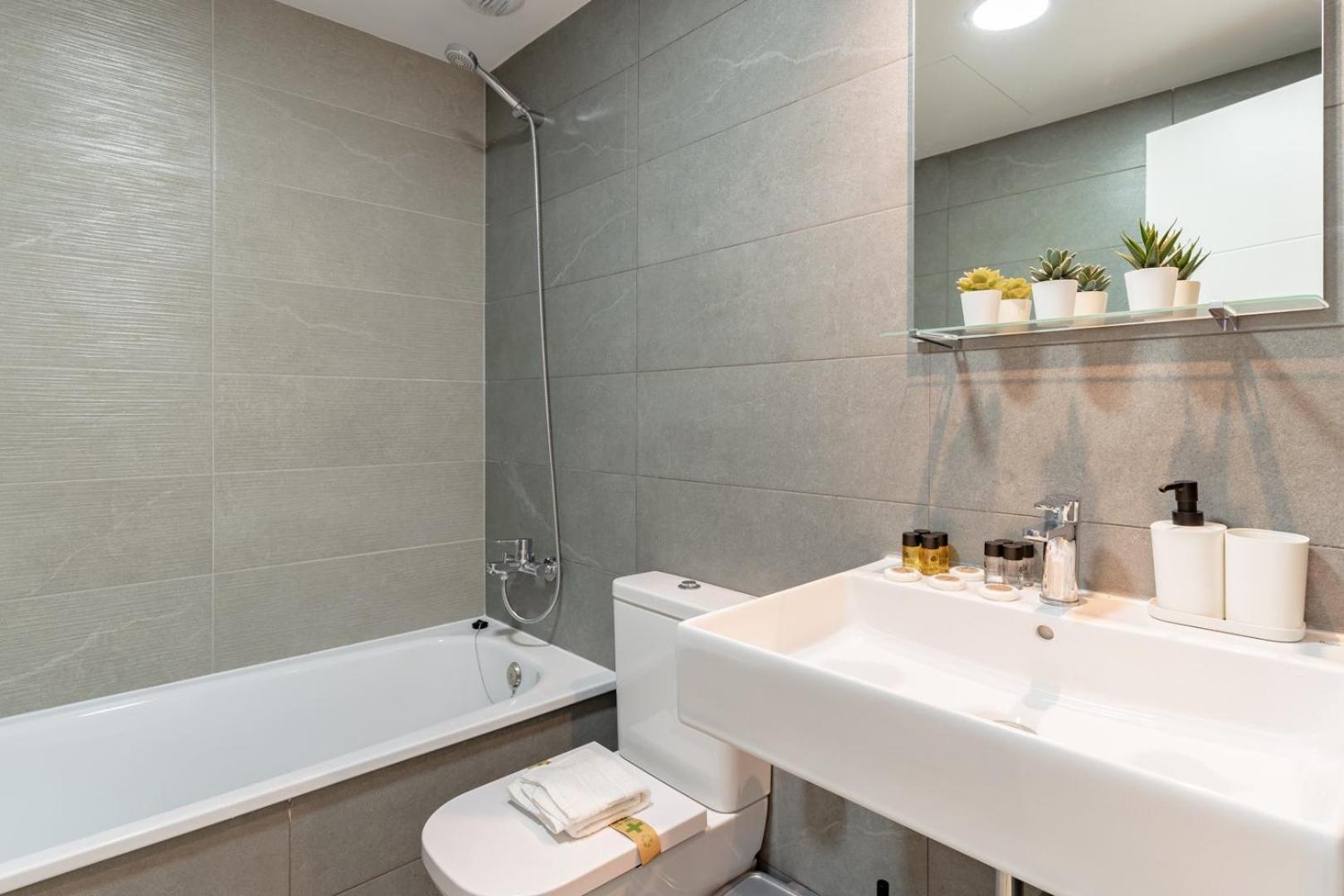Ferienwohnung Guestready - Sunny Seaside Escape In Málaga Exterior foto